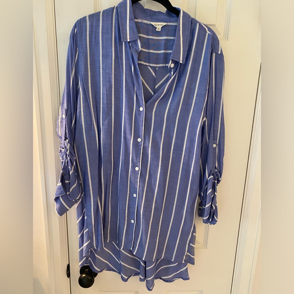 Max Studio Tunic blue/white, size Large, mint conditon